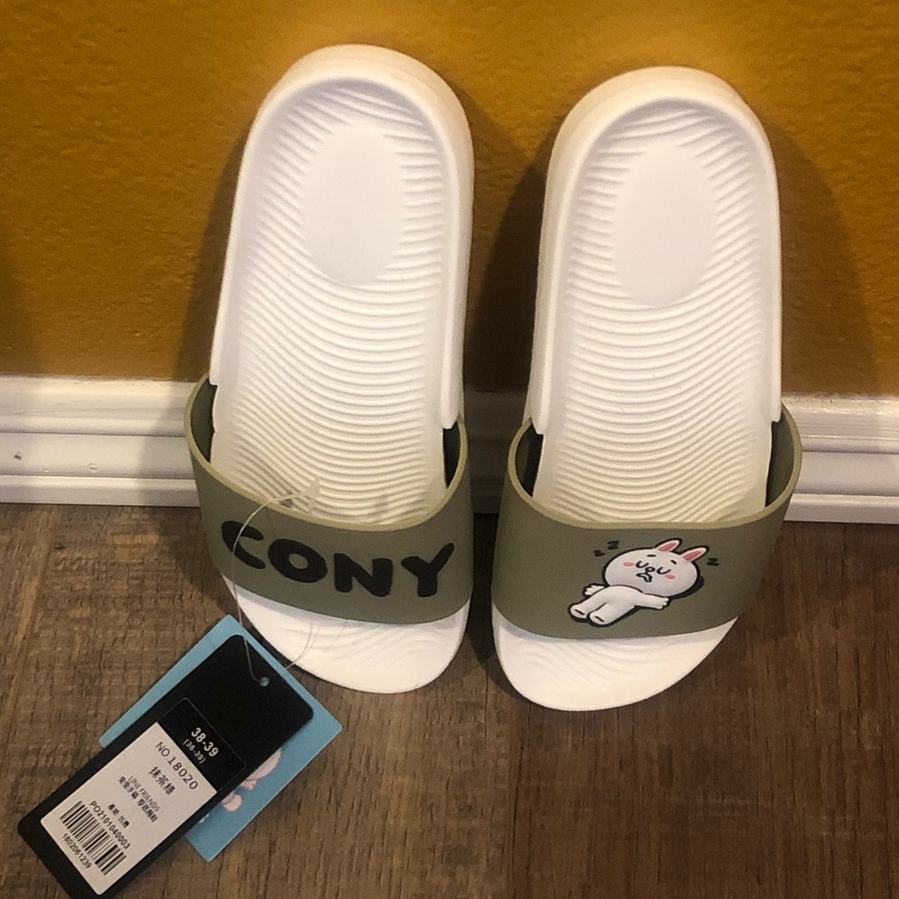 NWT Life 8 (Taiwan) Cony slides/slippers sz 38-39